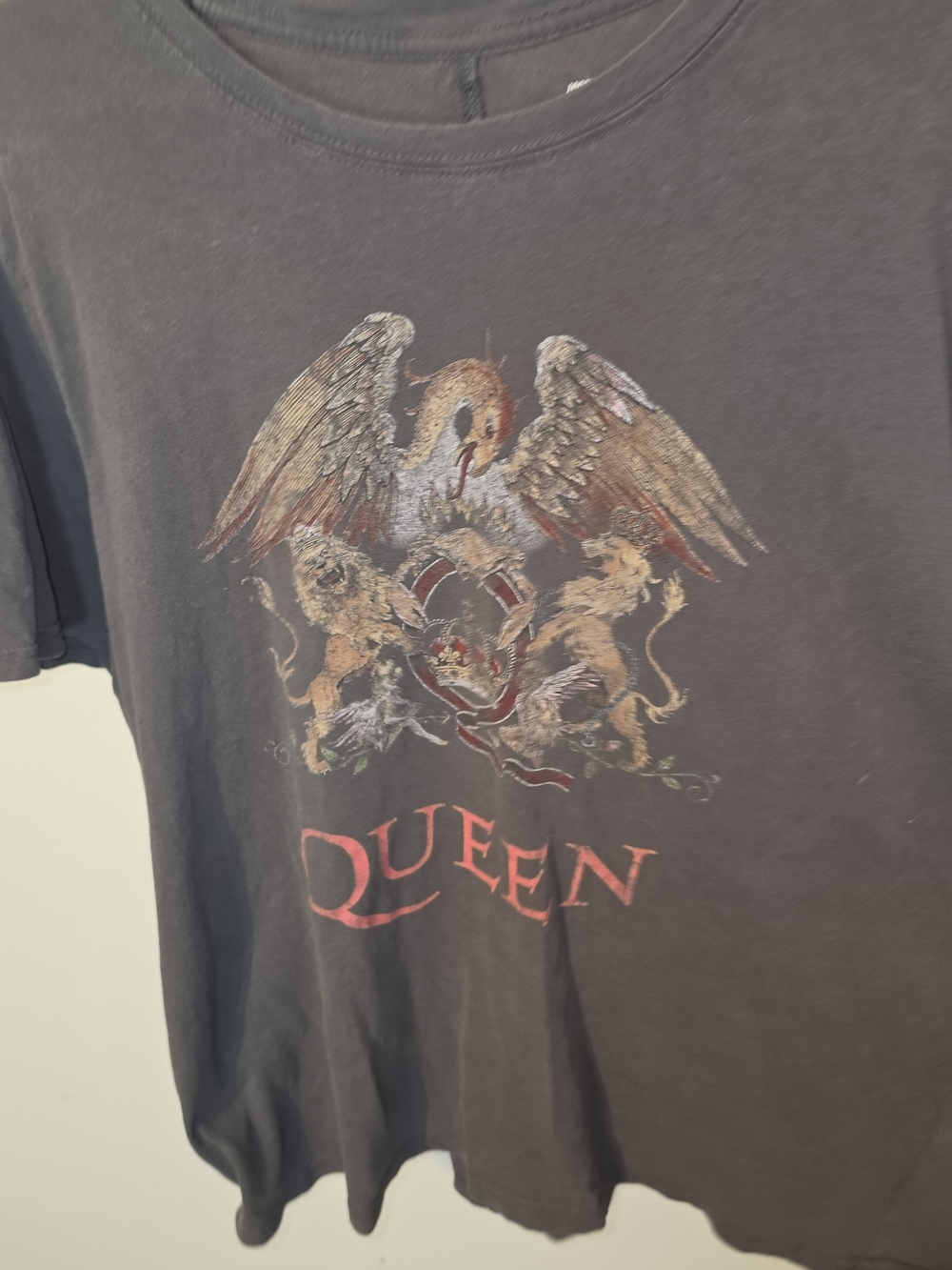 Abercrombie & Fitch Black Queen Graphic Tee